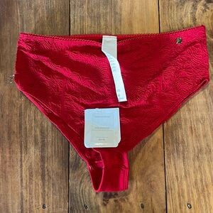 Fabletics seamless lace cheeky brief. NWT sweet cherry 🍒 color. Size medium ❤️